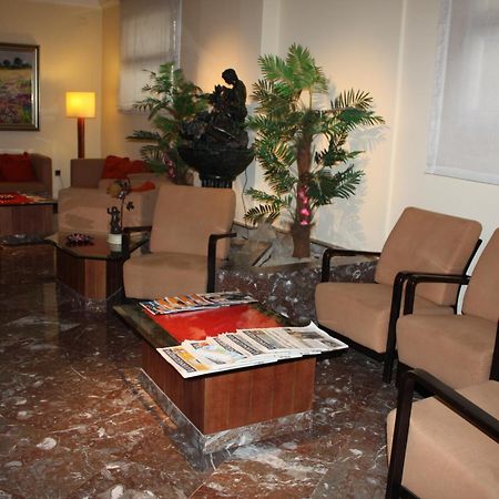 Hotel Los Angeles Figueres  Ngoại thất bức ảnh