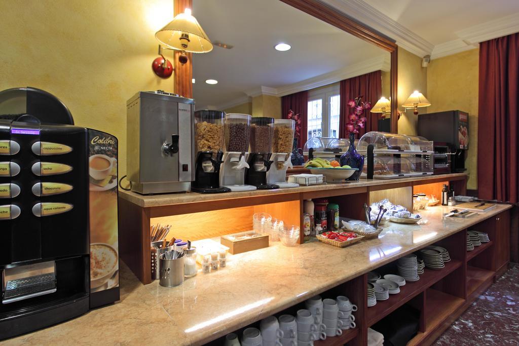 Hotel Los Angeles Figueres  Ngoại thất bức ảnh