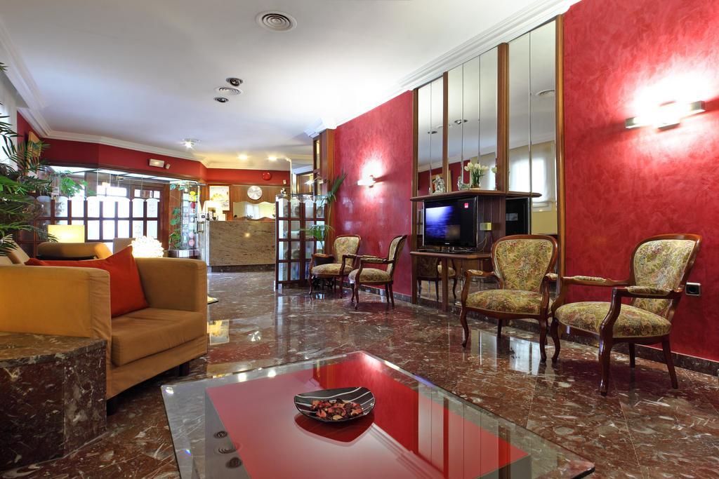 Hotel Los Angeles Figueres  Ngoại thất bức ảnh