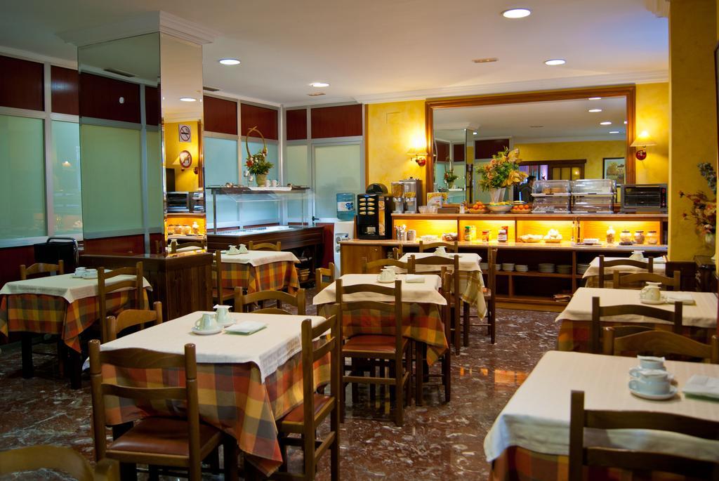 Hotel Los Angeles Figueres  Ngoại thất bức ảnh