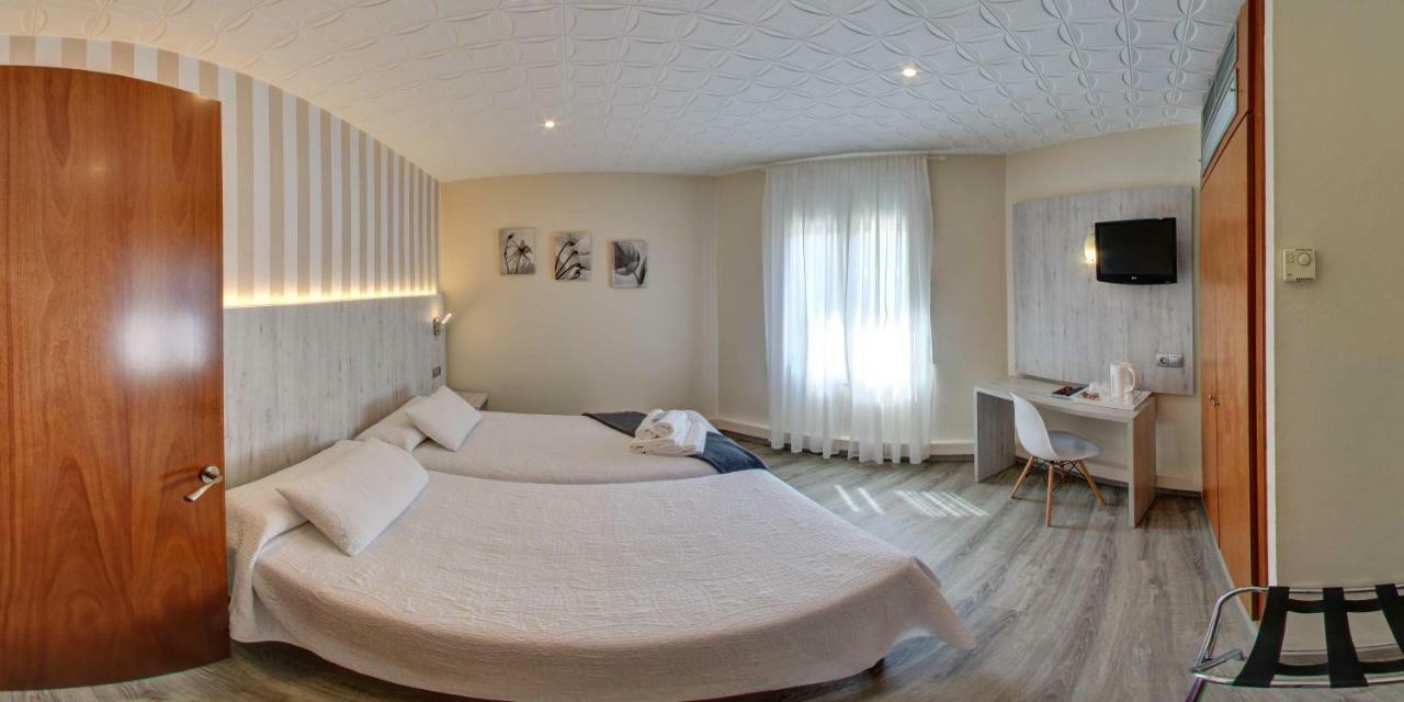 Hotel Los Angeles Figueres  Ngoại thất bức ảnh